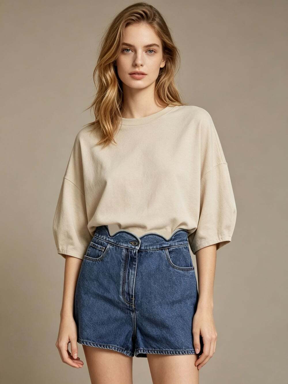 NWOT $890 VALENTINO GARAVANI Scalloped Denim Shorts Blue Size 28 High Waist